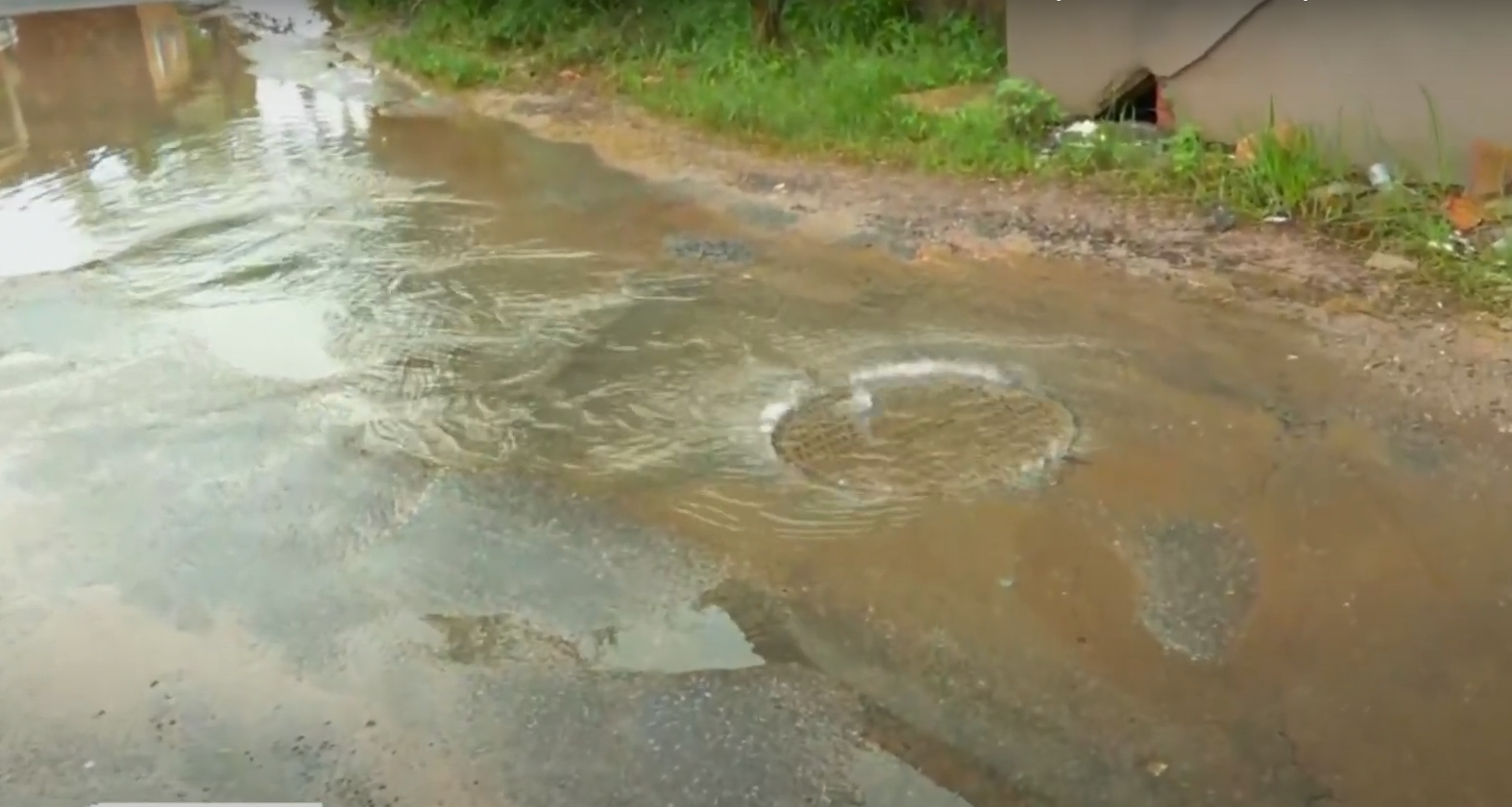 Chuva em São Cristóvão vem causando transtornos aos moradores. Foto: reprodução/TV Aratu
