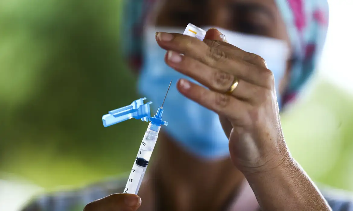 Vacina contra o HPV na Bahia. Foto: Agência Brasil